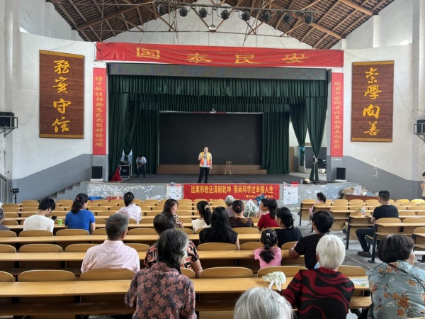 600浙江丽水：电影送下乡 反邪入人心图片1_副本.jpg
